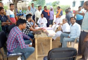 kjbgfjkh-300x204 18 माह से नही मिला राशन दुकान संचालक पर एक ग्रामीण के द्वारा एसडीएम से लिखीत में शिकायत दिया गया