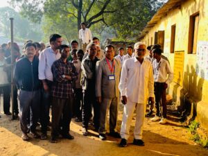 1-300x225 कलेक्टर एवं एसपी ने किया मतदान