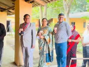 4-300x225 कलेक्टर एवं एसपी ने किया मतदान