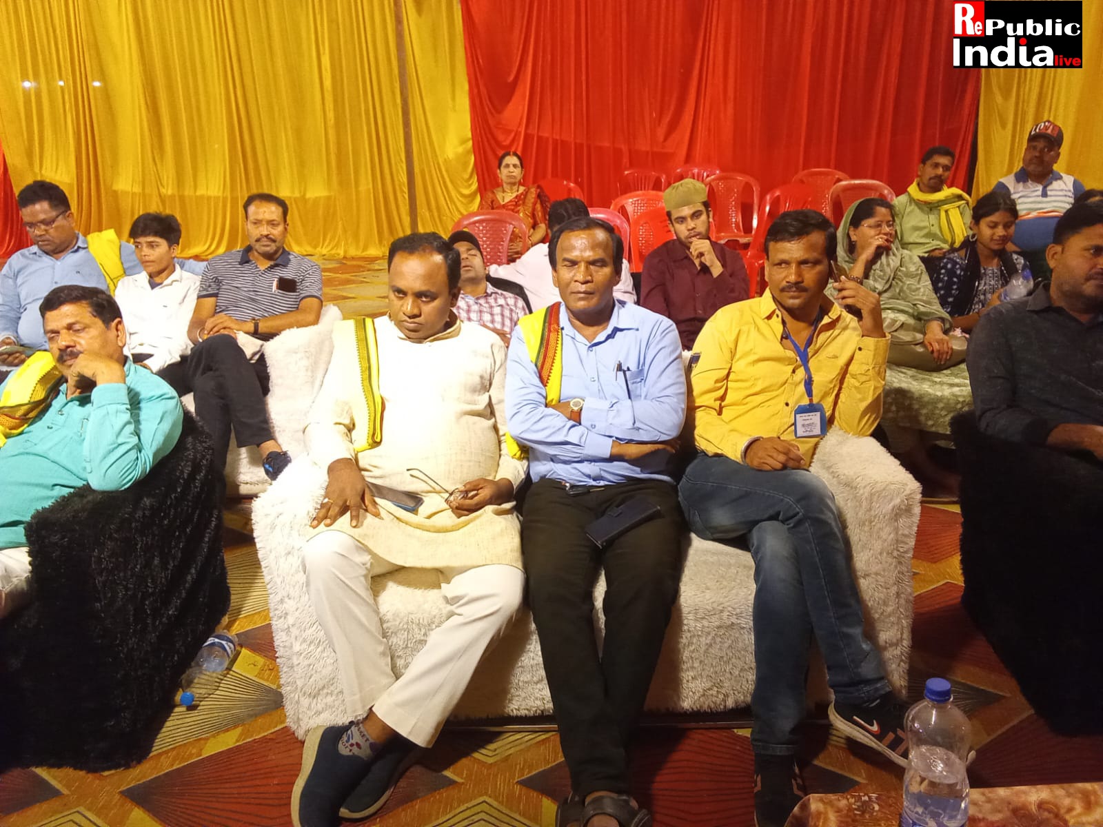 Picsart_24-06-12_14-28-05-454 गोंडवाना गणतंत्र पार्टी जल जंगल और जमीन के लड़ाई के साथ-साथ भाईचारा एक दूसरे से मिलजुल कर रहने का संदेश दिया।