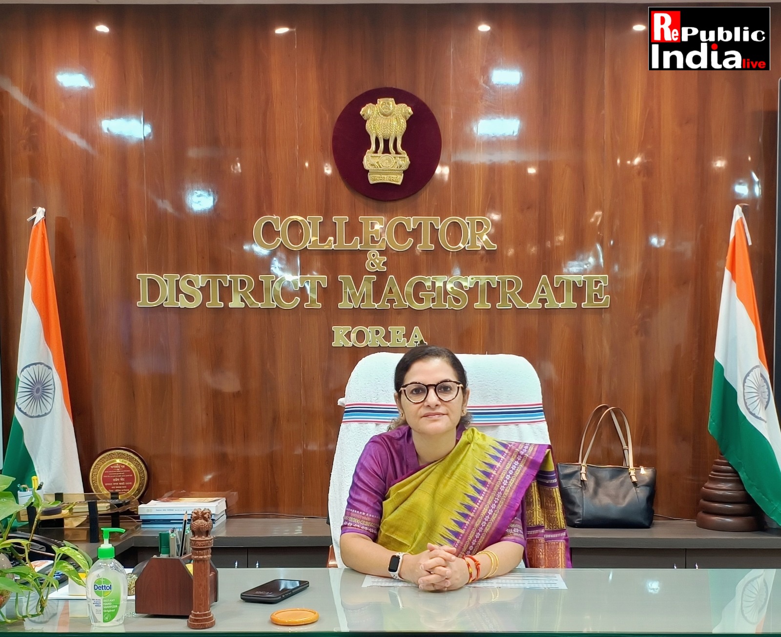 Picsart_24-08-05_17-10-38-594 कोरिया जिले की 19वीं कलेक्टर श्रीमती चंदन संजय त्रिपाठी ने संभाला पदभार।