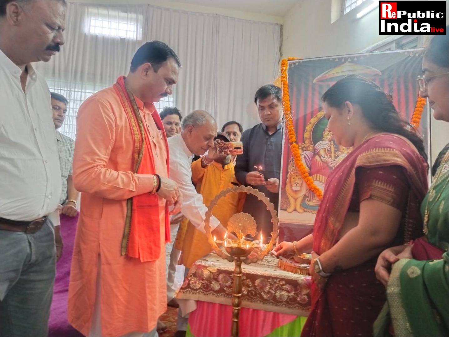 Picsart_24-08-27_00-29-51-414 नवीन अग्रसेन भवन बड़ा बाजार का लोकार्पण कार्यक्रम संपन्न, मुख्य अतिथि हेल्थ मिनिस्टर श्याम बिहारी जायसवाल हुए शामिल।