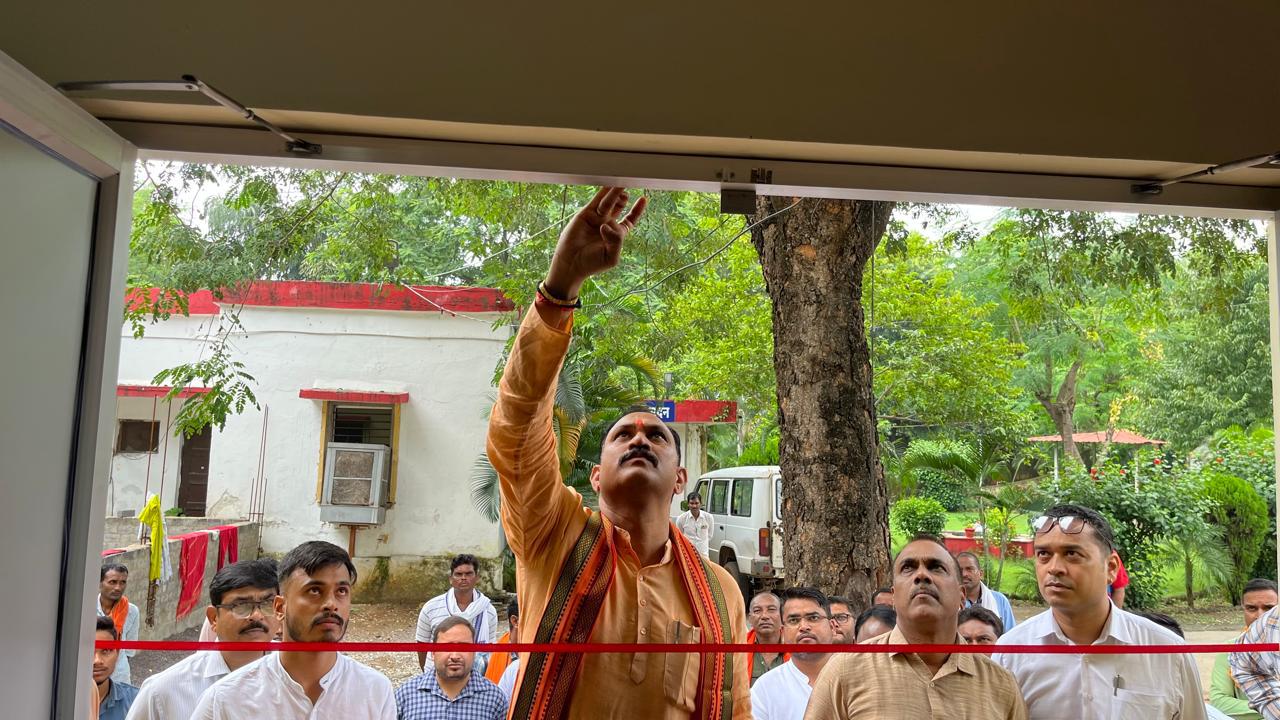 IMG-20240924-WA0002 स्वास्थ्य मंत्री श्री श्याम बिहारी जायसवाल ने किया महर्षि चरक सदन का लोकार्पण।