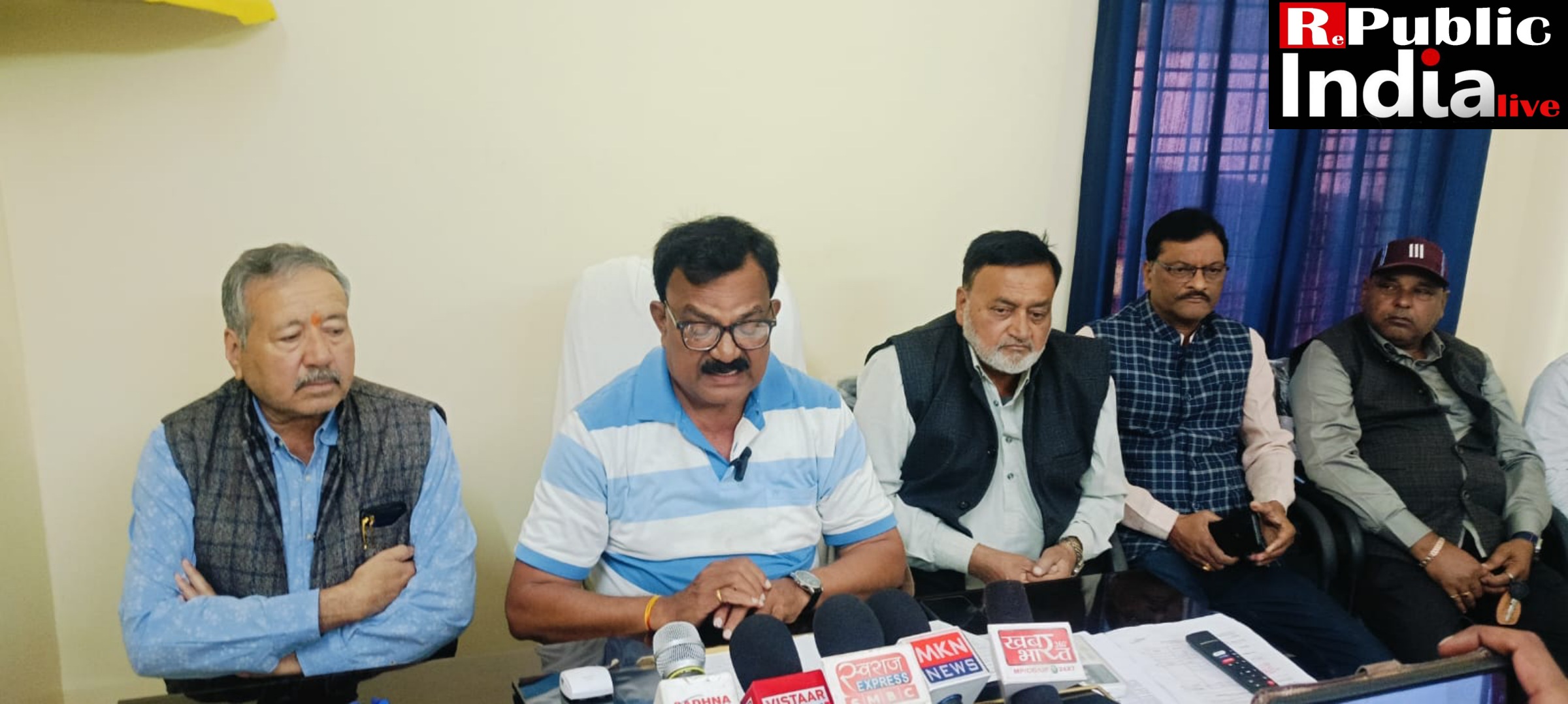 Picsart_24-11-30_23-47-48-724 कांग्रेस ने की जिला स्तरीय पत्रकारवार्ता : धान खरीदी में अव्यवस्था किसानों को हो रही परेशानी।