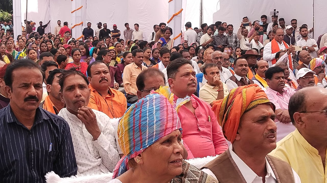 IMG-20250306-WA0022 महापौर राम नरेश राय समेत 27 भाजपा व 11 कांग्रेस और दो निर्दलीय ने लिया शपथ।