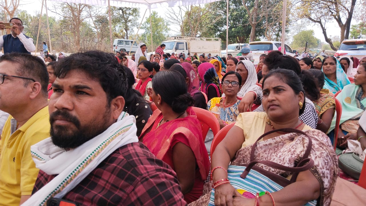 IMG-20250407-WA0006 03 करोड़ के नवीन सामुदायिक भवन निर्माण का भूमिपूजन कार्यक्रम संपन्न।