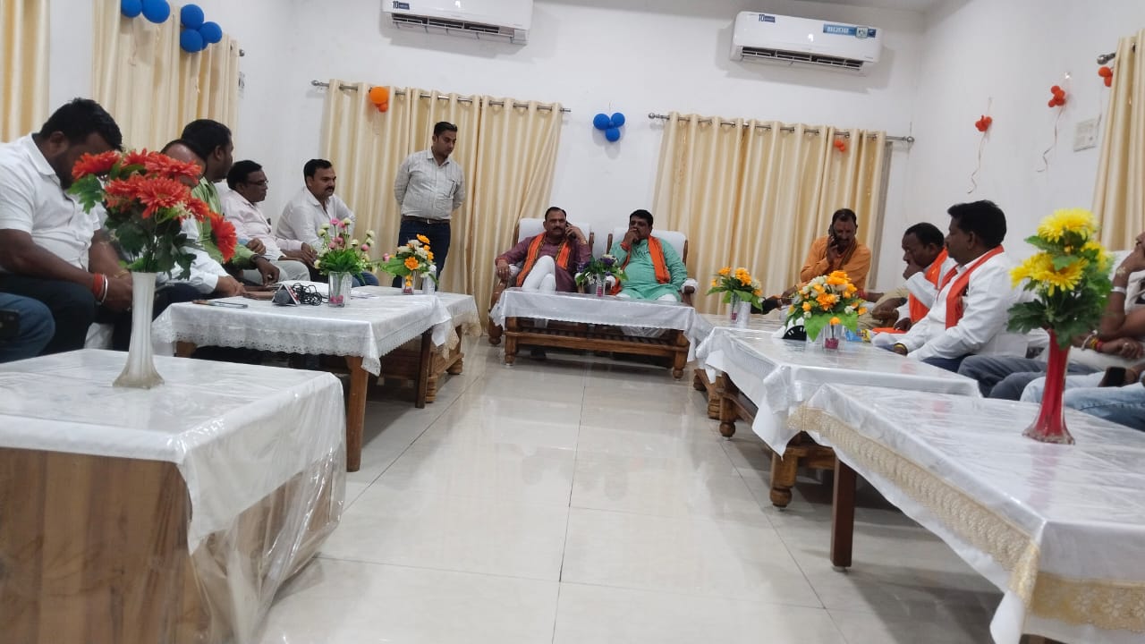 IMG-20250425-WA0013 डीएवी स्कूल के छोटे बच्चे अगले शिक्षा सत्र से होगे सिफ़्ट, गोदरीपारा विवेकानंद भवन के समीप एसई सीएल भवन में संचालित होंगी चार कक्षाएं।