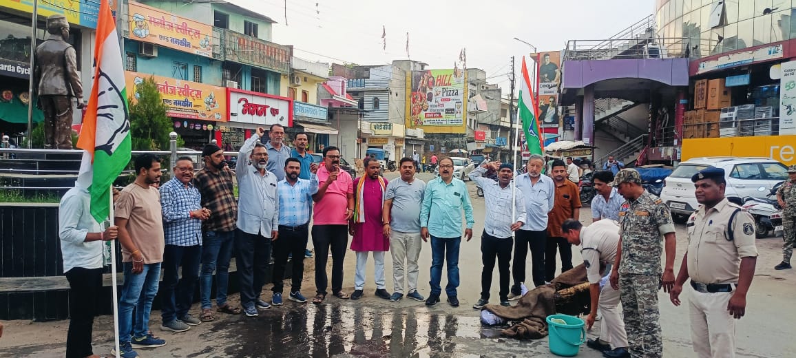 IMG-20250514-WA0008 भारतीय सेना की बेटी का अपमान बर्दाश्त नहीं” - कांग्रेस ने मांगा इस्तीफा।   