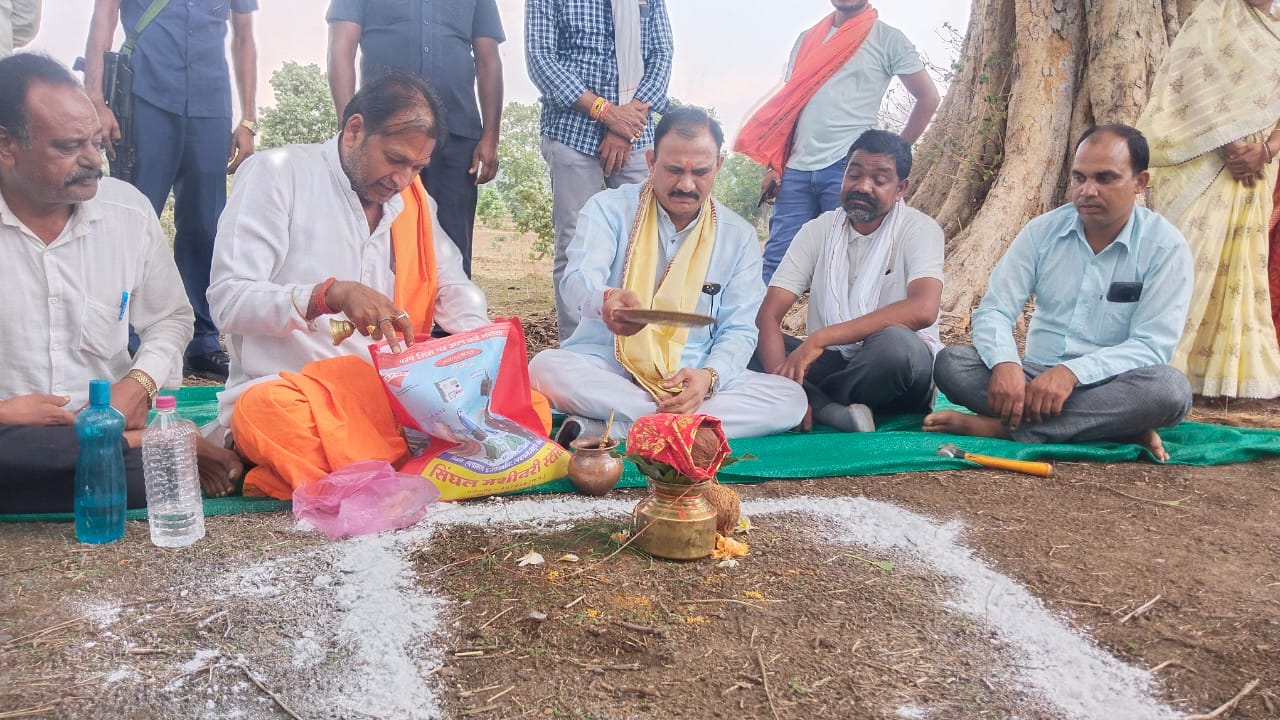 IMG-20250527-WA0019 विधानसभा में किए वायदों का प्रतिफल है गौरव पथ निर्माण - श्याम बिहारी जायसवाल।