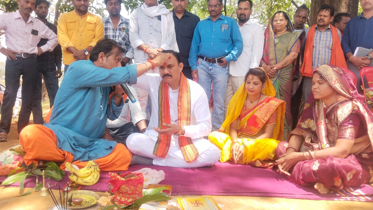 IMG-20250603-WA0012 अब खड़गवां के ठगगांव तेंदू डांड में एक और पक्की सड़क का भूमिपूजन, 339.18 लाख की लागत से बनेगी सड़क।