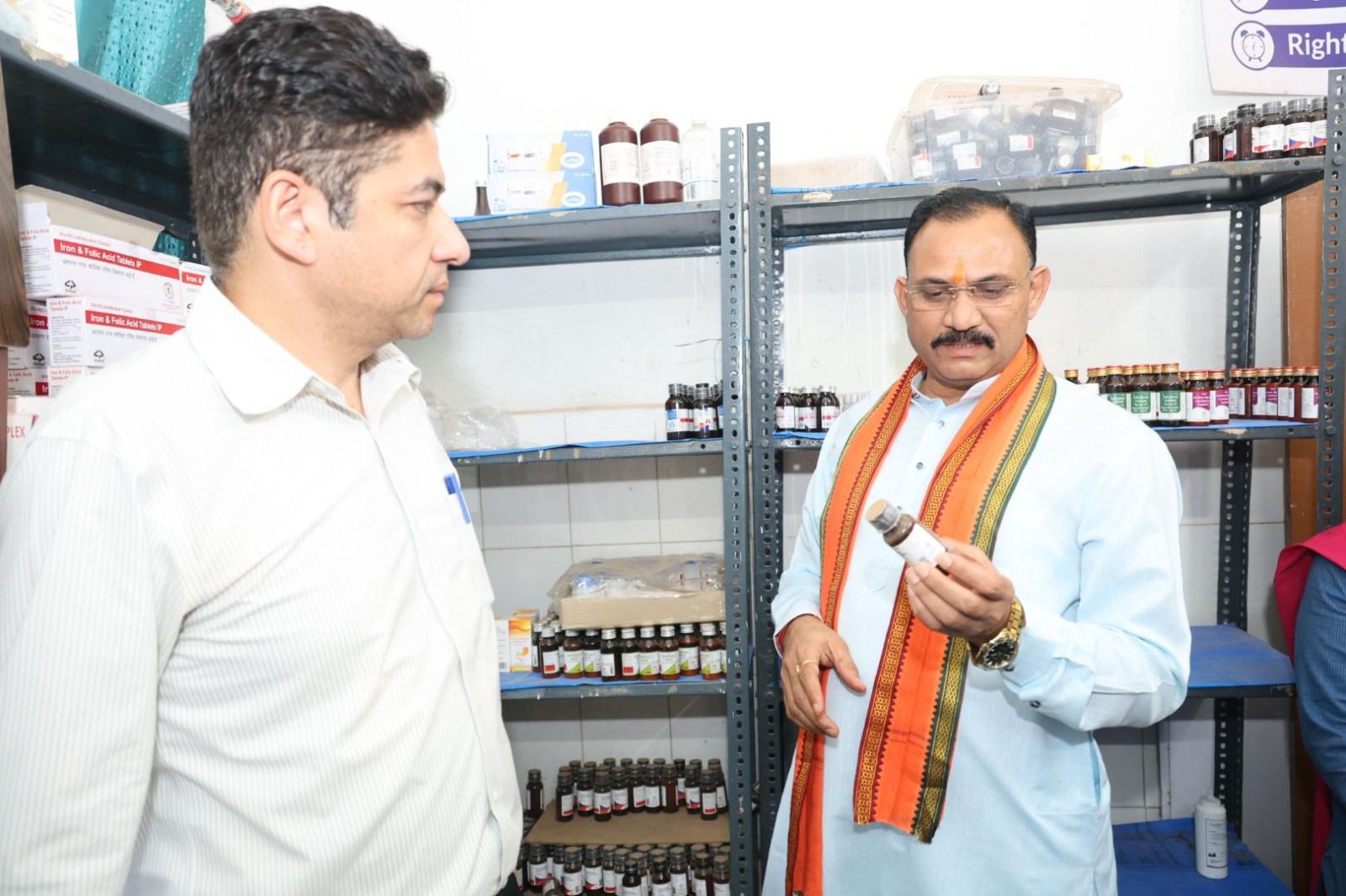 IMG-20250809-WA0001 पीएचसी बेनूर के औचक निरीक्षण में मिली गंभीर लापरवाही, स्वास्थ्य मंत्री के निर्देश पर फार्मासिस्ट बर्खास्त।