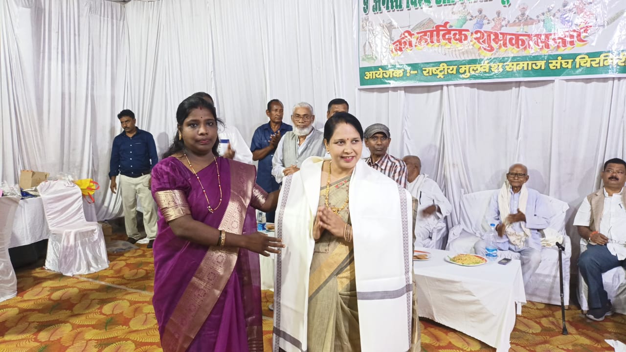 IMG-20250811-WA0014 बच्चे जो कि 10 वीं एवं 12 वीं 80 प्रतिशत से अधिक अंक प्राप्त किए थे उन्हें प्रशस्ति पत्र एवं मेडल देकर सम्मानित किया गया।