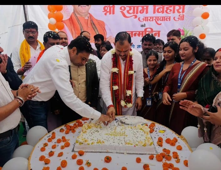 IMG-20251003-WA0008 प्रदेश के स्वास्थ्य मंत्री श्याम बिहारी जायसवाल का जन्मोत्सव धूमधाम से मना।