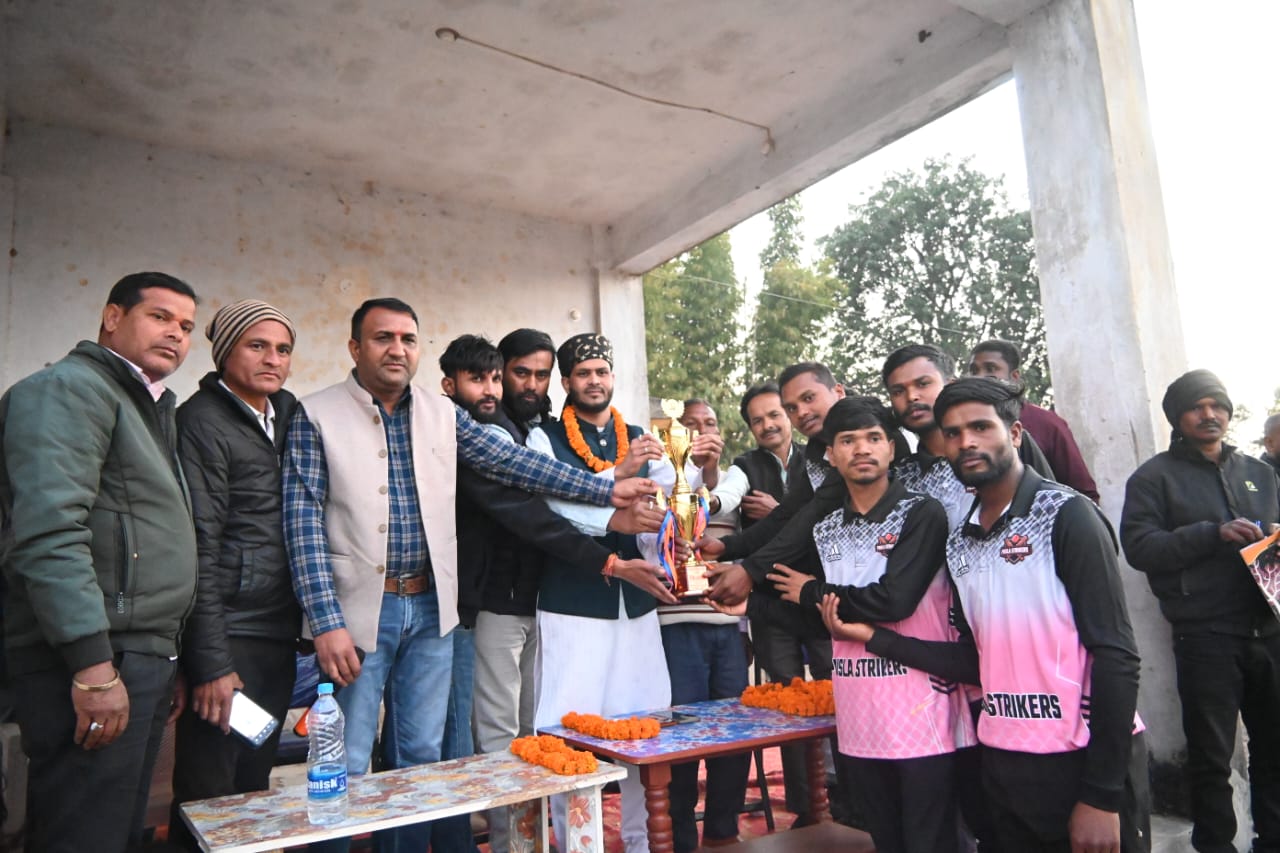 IMG-20260107-WA0030-1 तरगवां प्रीमियर लीग में पुसला की टीम बनी विजेता ।