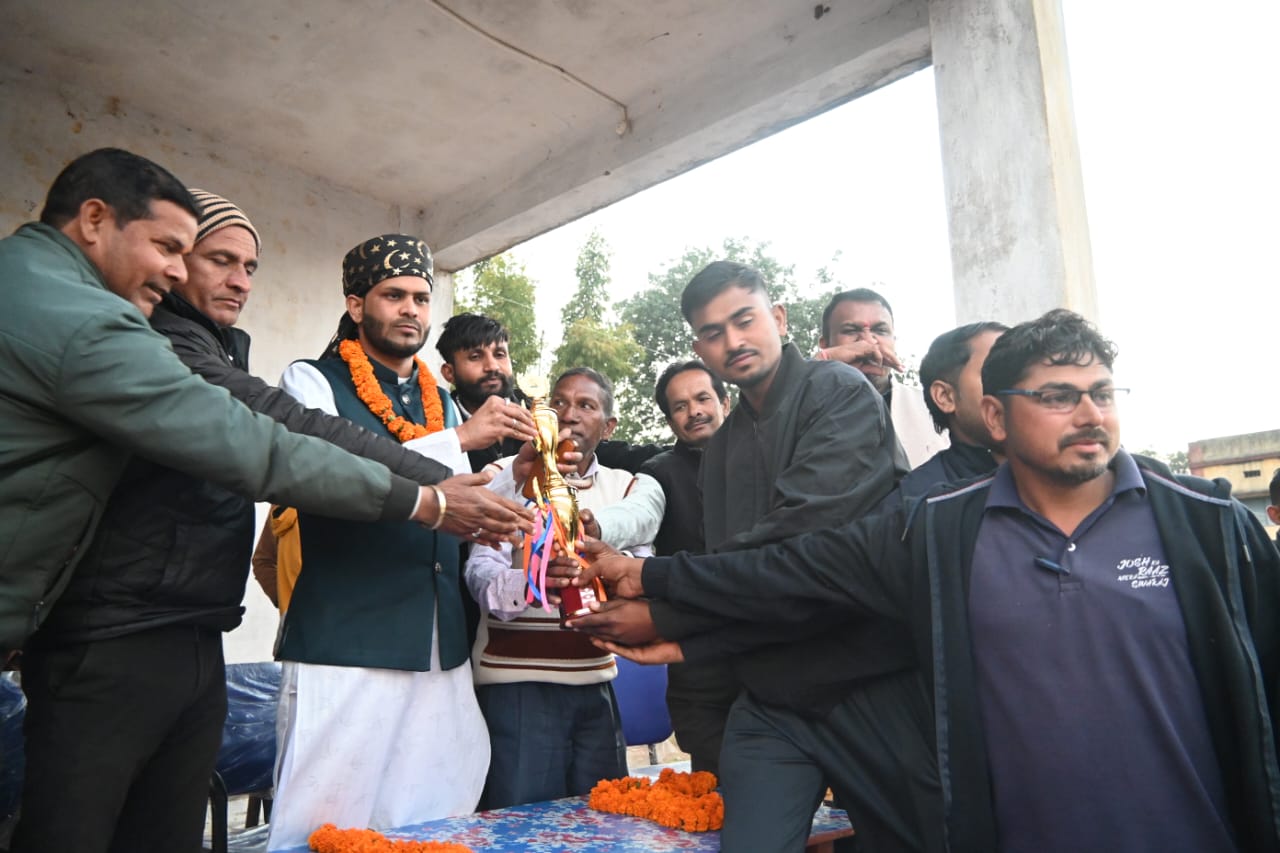 IMG-20260107-WA0035 तरगवां प्रीमियर लीग में पुसला की टीम बनी विजेता ।