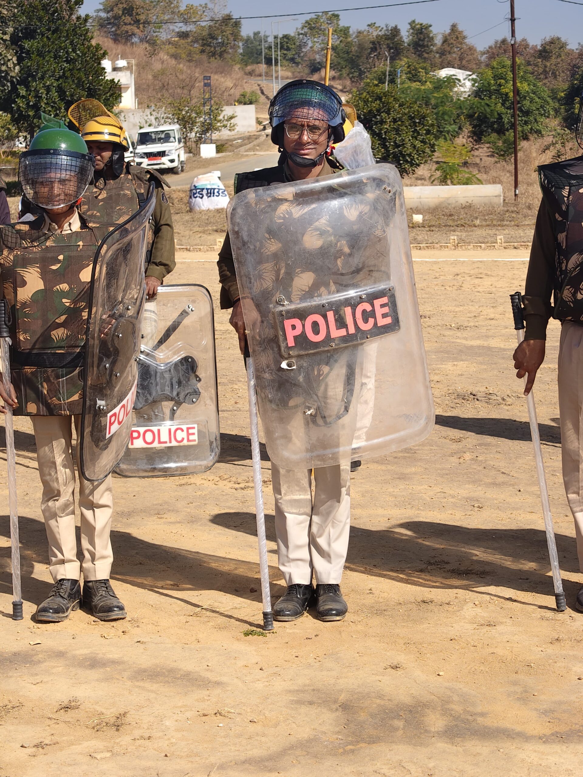 IMG-20260118-WA0038-scaled बलवा ड्रिल अभ्यास – 18वीं बटालियन ने किया पुलिस अधीक्षक रत्ना सिंह के नेतृत्व में । 