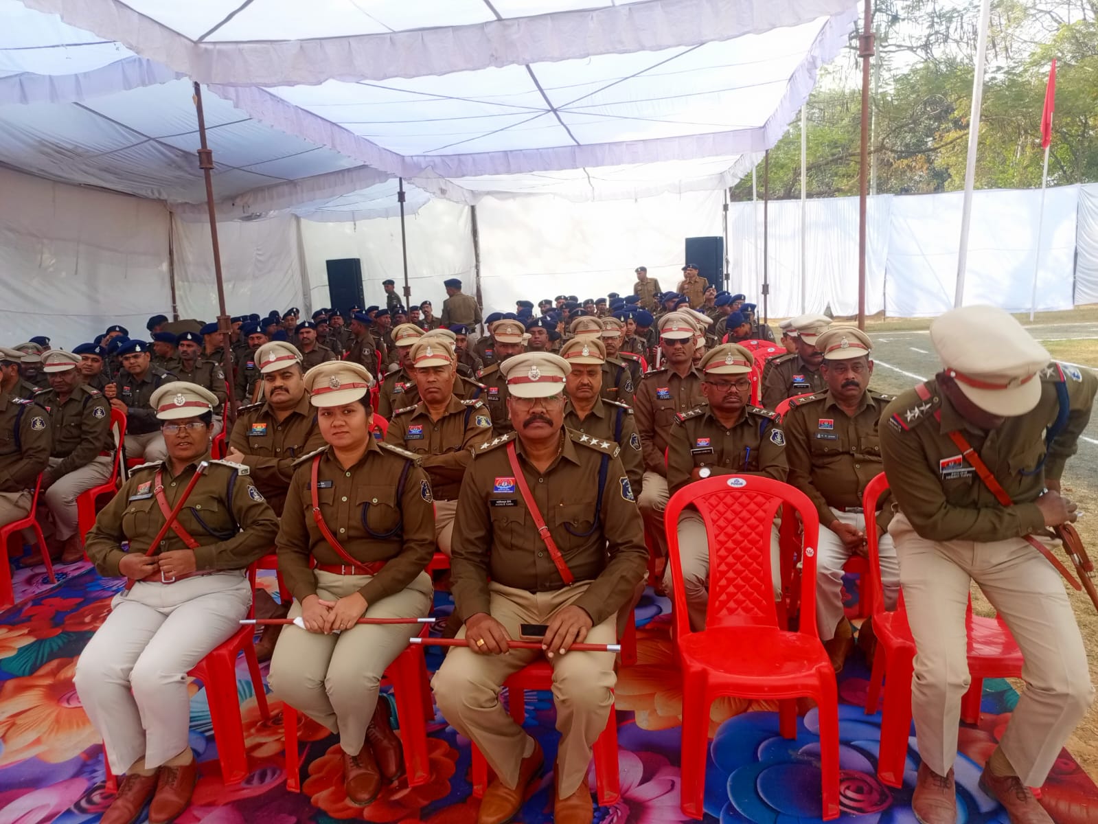 IMG-20260202-WA0013 पुलिस महानिरीक्षक सरगुजा रेंज द्वारा जिले का दो दिवसीय वार्षिक निरीक्षण किया गया ।   