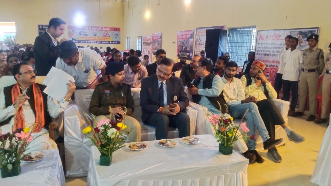 IMG-20260207-WA0045 सड़क पर सतर्कता, आपके और हमारे जीवन की सुरक्षा — झगराखाण्ड में सड़क सुरक्षा माह का समापन ।