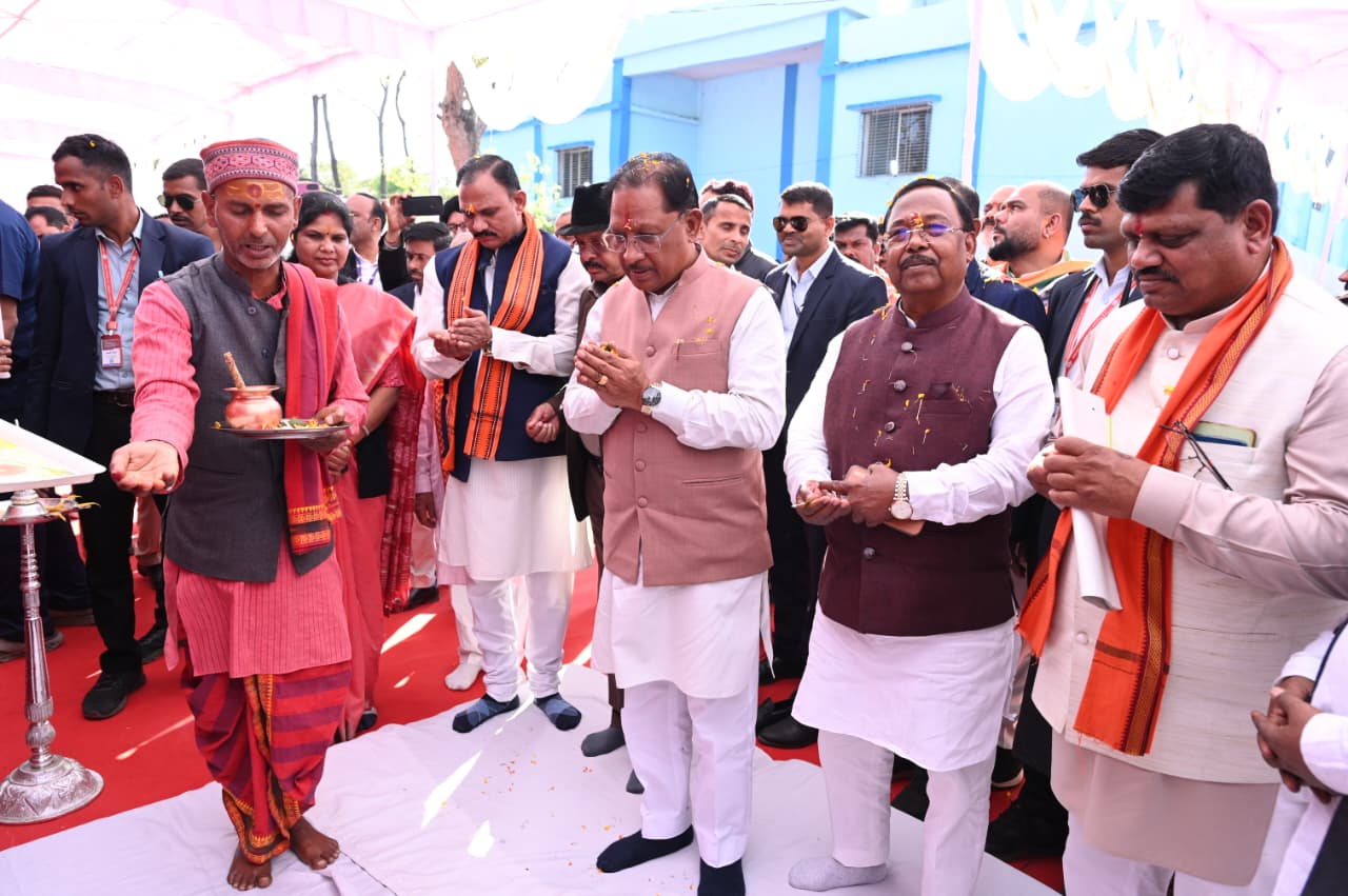 IMG-20260216-WA0016 मुख्यमंत्री विष्णुदेव साय का चिरमिरी दौरा: 59 विकास कार्यों का शिलान्यास तथा 82 का हुआ लोकार्पण ।