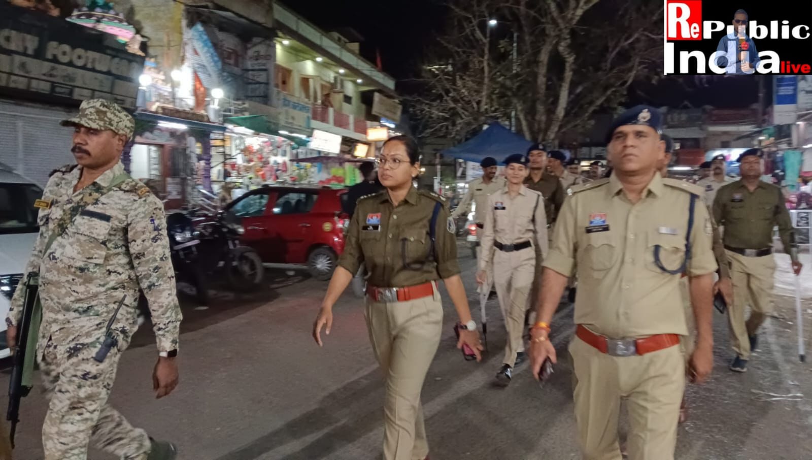 IMG-20260313-WA0010 यातायात के नियमों में धजिया उड़ा के चलने वालों हो जाओ सावधान,M C B जिला के पुलिस अधीक्षक सड़क पर उतरी है कार्यवाही करने के लिए।