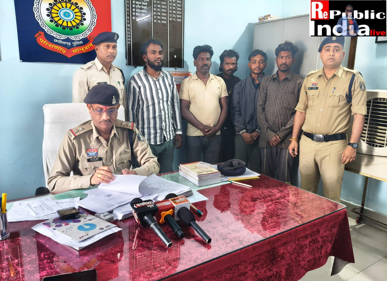 IMG-20260317-WA0003 झगराखाण्ड के पुलिस ने कबाड़ियों को किया गिरफ्तार ।