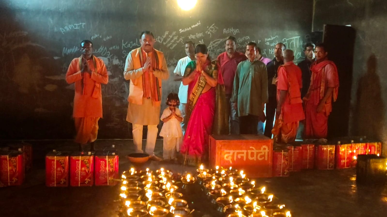 IMG-20260324-WA0034 चैत रामनवमी पर मां महामाया मंदिर में उमड़ा आस्था का सैलाब,*स्वास्थ्य मंत्री श्यामबिहारी जायसवाल ने किए दर्शन ।