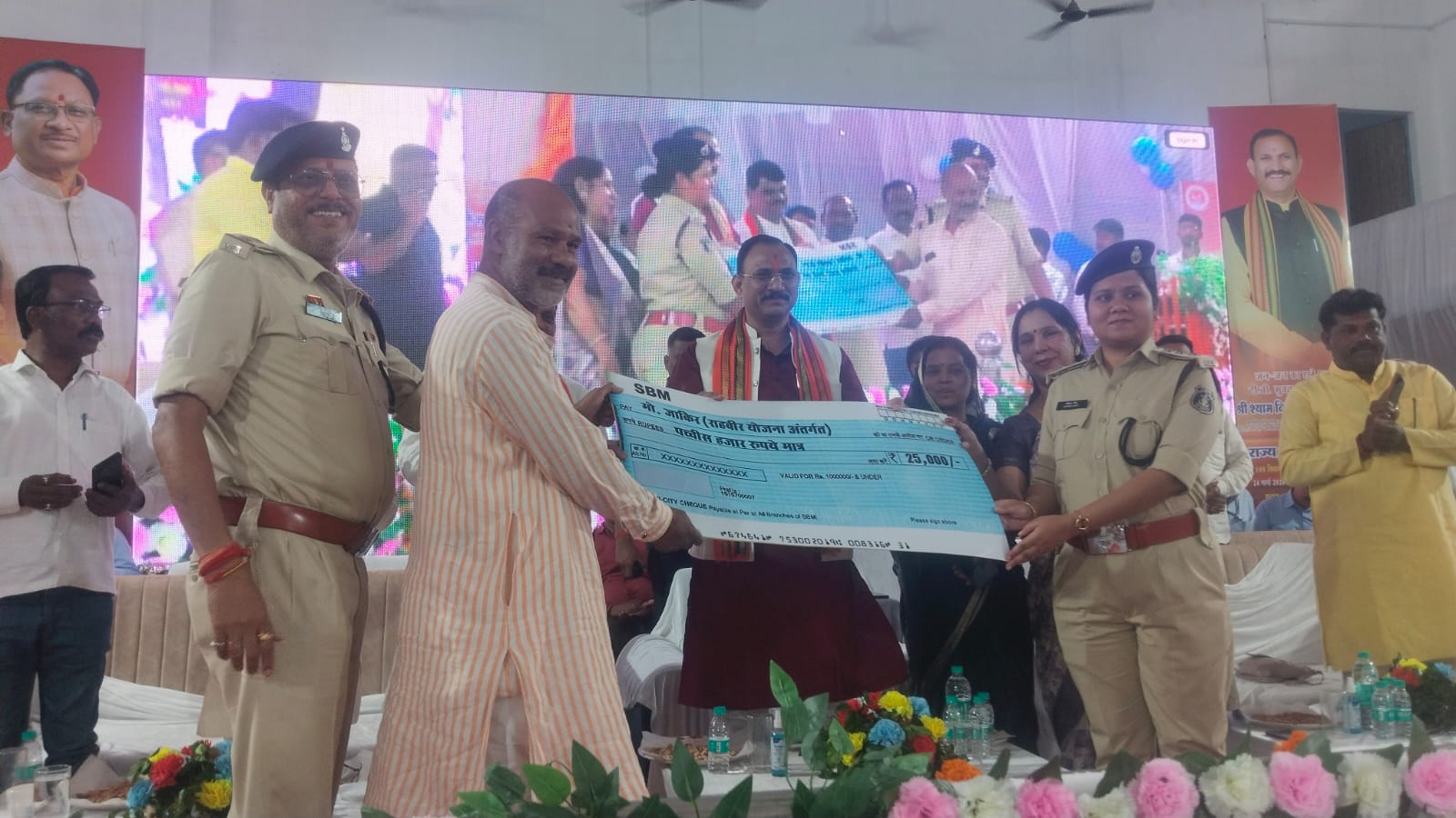 IMG-20260325-WA0005 एमसीबी जिले से टीबी मुक्त भारत अभियान का शुभारंभ, स्वास्थ्य मंत्री श्याम बिहारी जायसवाल ने दिखाई हरी झंडी।