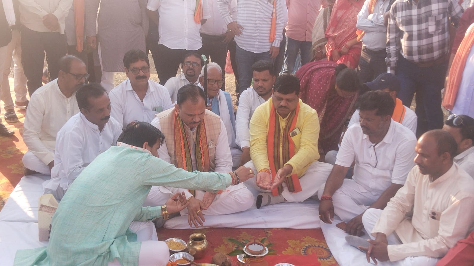 IMG-20260326-WA0027 दशकों की बहुप्रतीक्षित मांग हुई पूरी, साढ़े 5 करोड़ से ज्यादा के विकास कार्यों का अकेले कोरिया कॉलरी को सौगात, स्वास्थ्य मंत्री ने भूमिपूजन कर की शुरुआत।