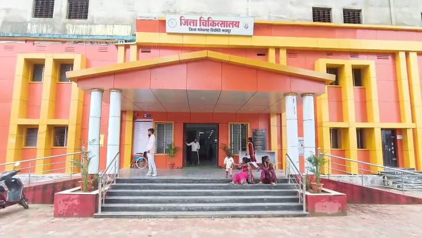 IMG-20260328-WA0017 चिरमिरी में अब नहीं चलेगा 'बोर्ड' का खेल, स्वास्थ्य मंत्री श्यामबिहारी जायसवाल ने किया असंभव' को संभव।