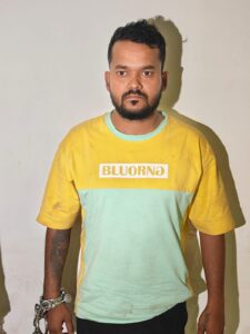 IMG-20260415-WA0008-1-225x300 डार्क वेब से अमेरिकी डेटा खरीदकर करते थे ठगी: अंतरराज्यीय मास्टरमाइंड विकास शुक्ला गिरफ्तार