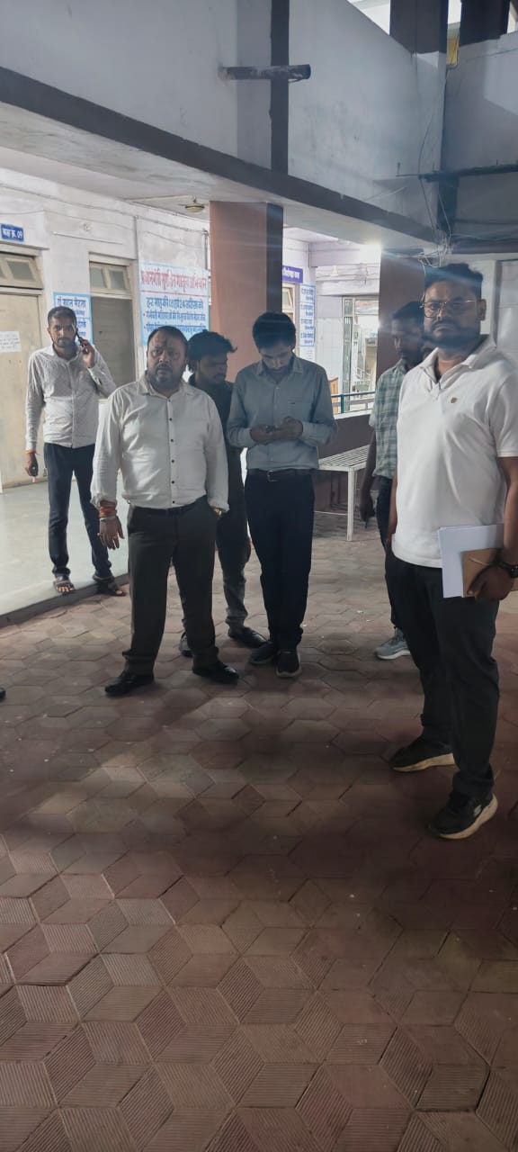 IMG-20260424-WA0010 मनेंद्रगढ़ 220 बिस्तर अस्पताल उन्नयन में तेजी, देर रात तक निरीक्षण—स्वास्थ्य मंत्री श्याम बिहारी जायसवाल की पहल से एमसीबी में स्वास्थ्य सुविधाओं का विस्तार।