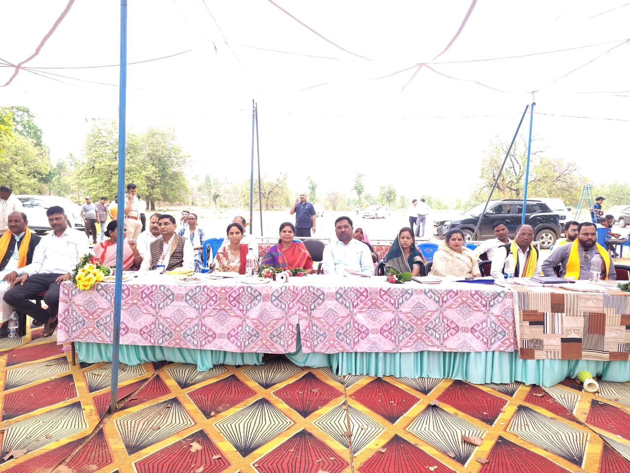 IMG-20260504-WA0018 जिले की सरहद पर सुशासन की दस्तक: ग्राम बड़वाही में पहला जिला स्तरीय जनसमस्या निवारण शिविर हुई सम्पन्न।
