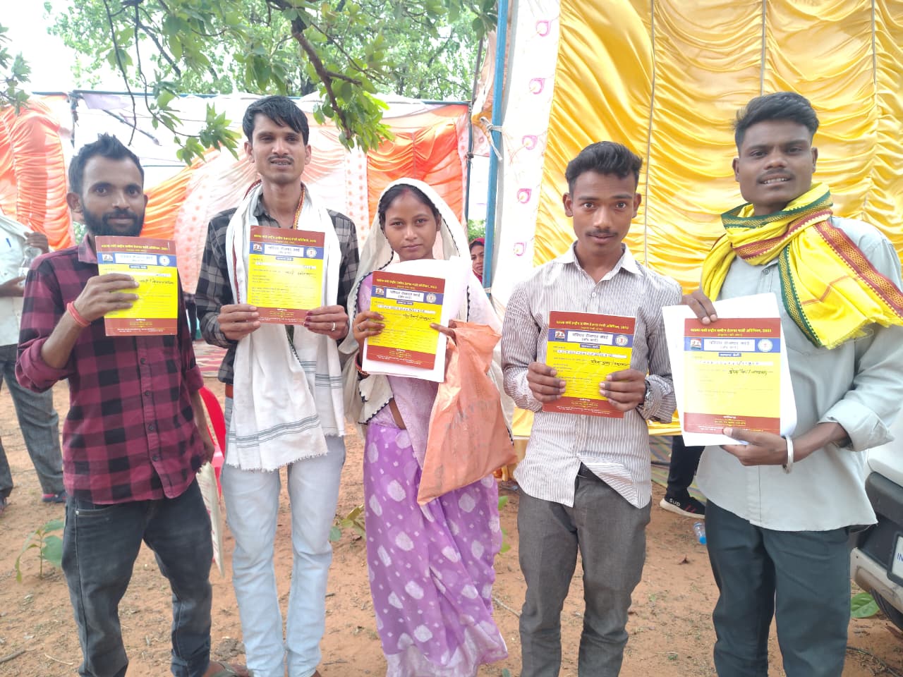 IMG-20260504-WA0021 जिले की सरहद पर सुशासन की दस्तक: ग्राम बड़वाही में पहला जिला स्तरीय जनसमस्या निवारण शिविर हुई सम्पन्न।
