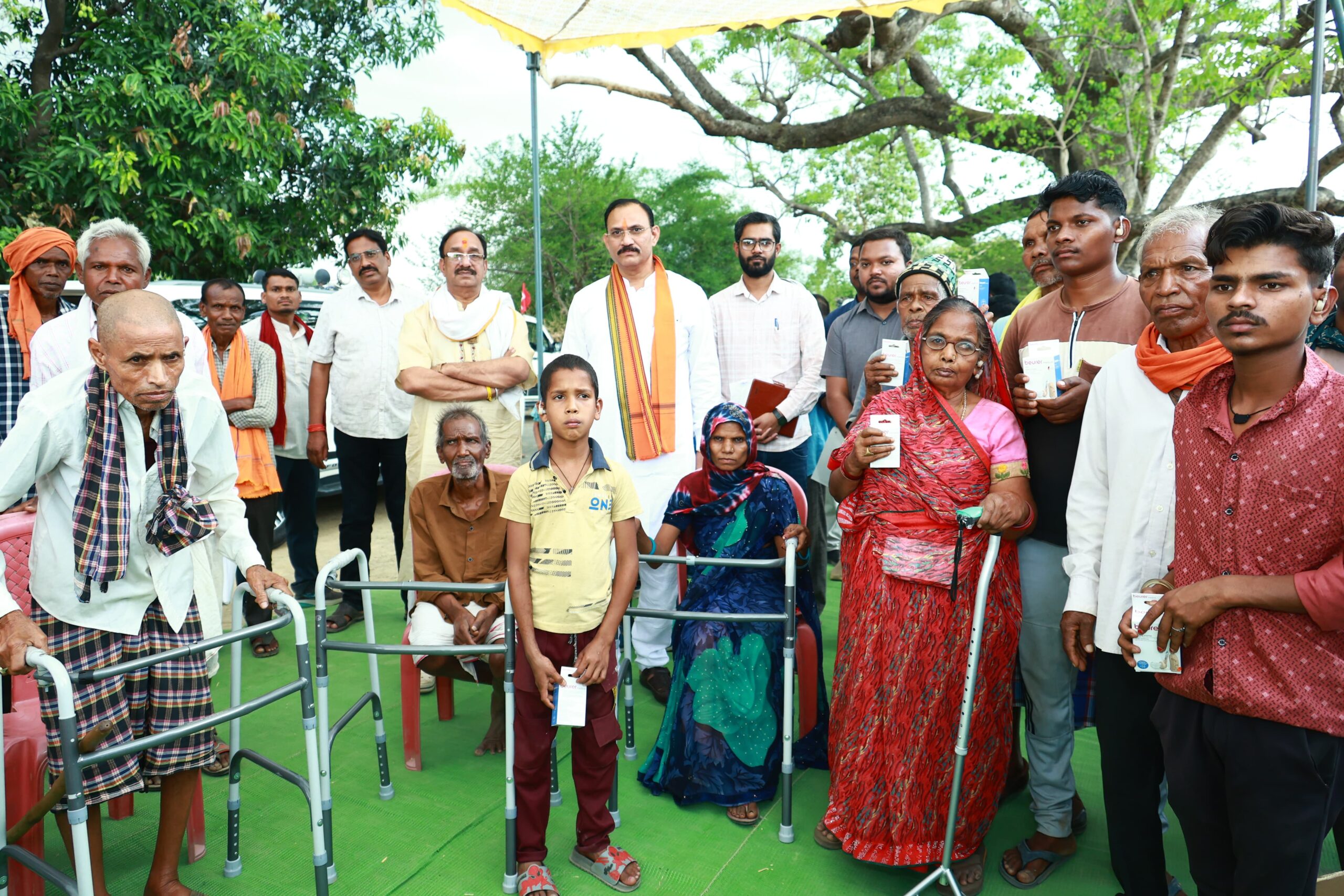 IMG-20260512-WA0012-scaled ग्राम कोडांगी में निशुल्क स्वास्थ्य शिविर एवं जनसमस्याओं का त्वरित निराकरण,स्वास्थ्य मंत्री श्याम बिहारी जायसवाल हुए शामिल।