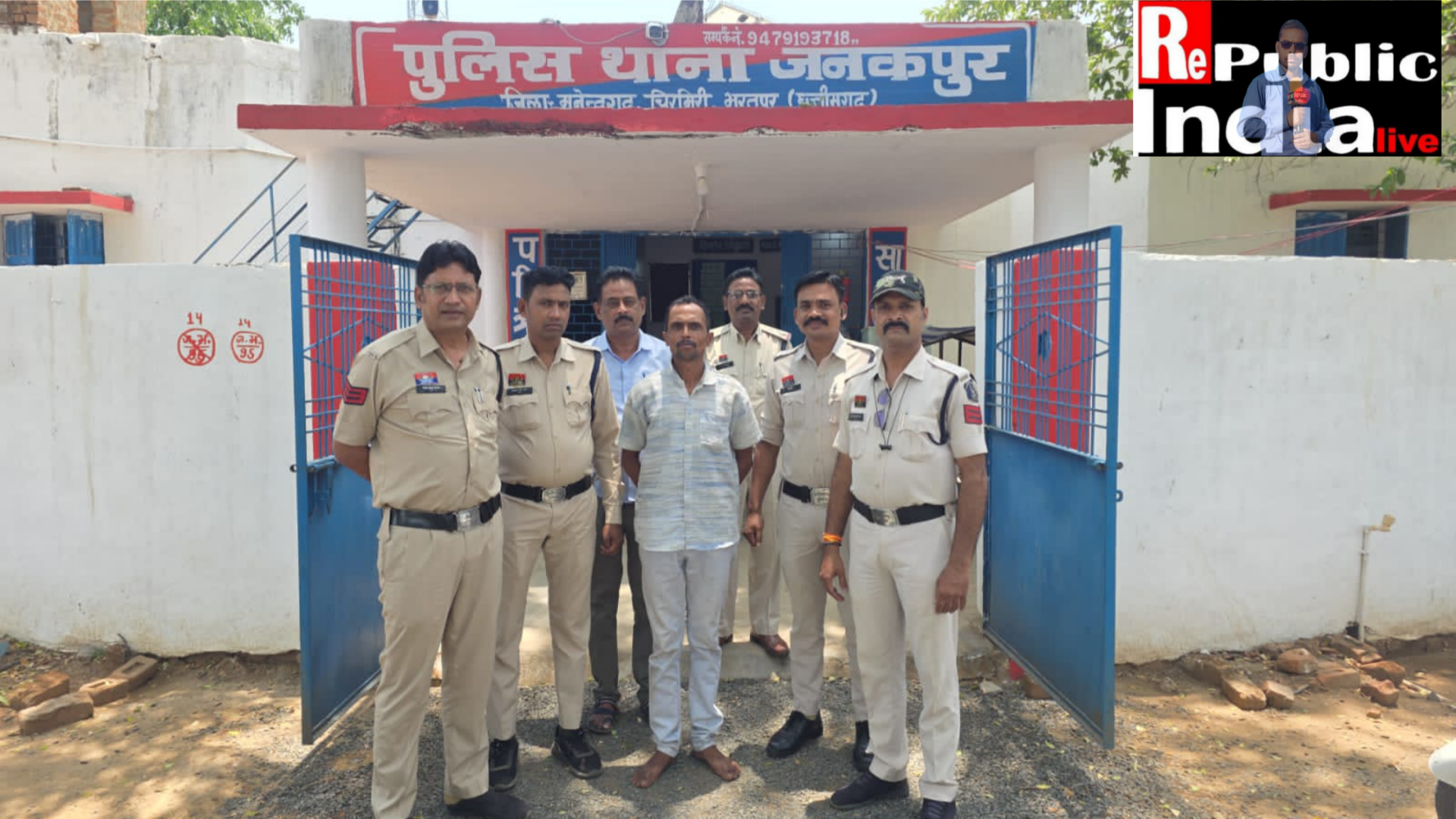Picsart_26-05-30_01-19-27-157-1 जनकपुर देवगढ़ मेन रोड में जनकपुर पुलिस ने 14 नग नशीले सिरप के साथ आरोपी को गिरफ्तार किया।
