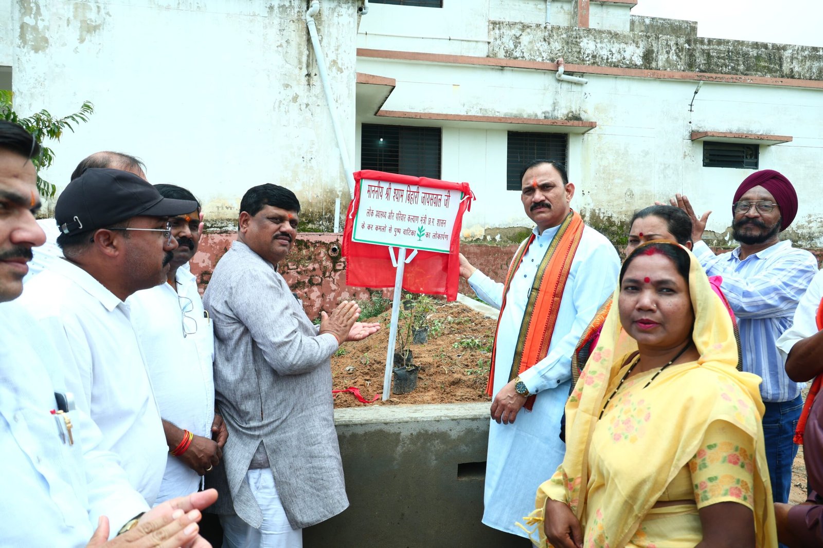 IMG-20260802-WA0018-scaled बारिश के बीच गूंजा शिक्षा का संकल्प, शाला प्रवेशोत्सव में ‘मिशन 100’ का लक्ष्य।